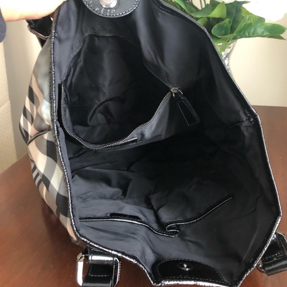 Burberry Black Beat Check Nylon And Patent Leather Lowry Tote - Picture 15 of 16